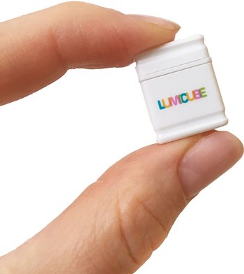 16GB USB-накопитель для устройств LUMICUBE При покупке с продукцией LUMICUBE
