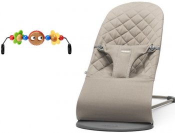 Шезлонг babybjorn с игрушкой