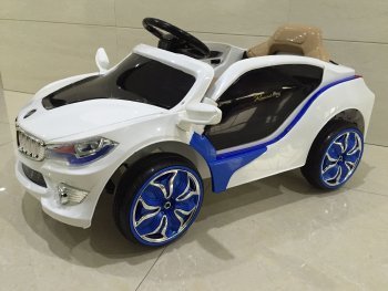 Детский электромобиль Rivertoys BMW O002OO VIP с дистанционным управлением Белый