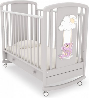 Детская кроватка-качалка Angela Bella Жаклин мишка на качелях Белая ночь (сиреневая аппликация)