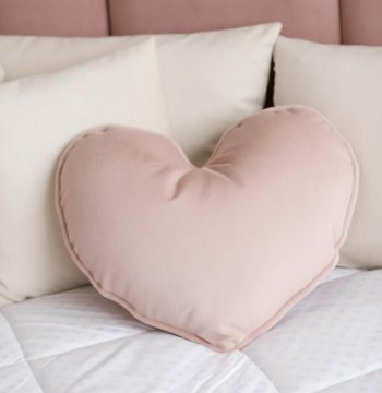 Подушка декоративная Amari Сердце