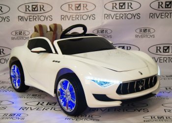 Детский электромобиль Rivertoys Maserati A005AA (Лицензионная модель) с дистанционным управлением Белый